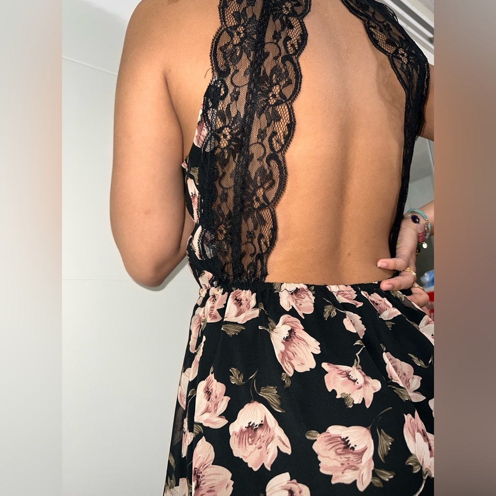 Forever 21 MIDI Floral Print Mock Neck Dress/ Open back size Extra Small